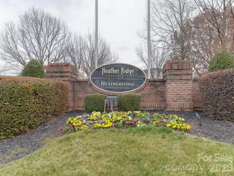 9233 Meadow Vista Rd, Charlotte, NC 28213