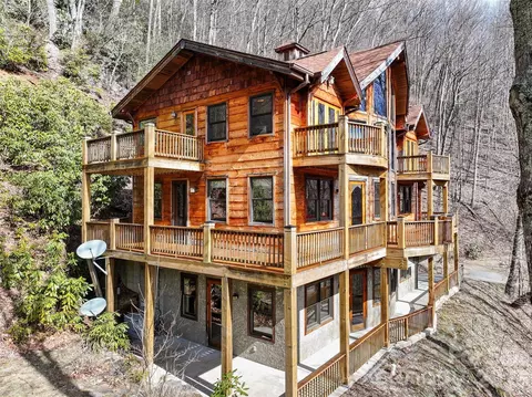 173 Heavenview Pt, Maggie Valley, NC 28751