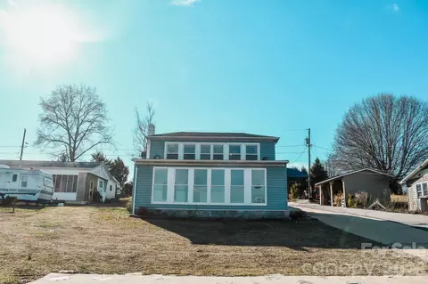 4928 Northcrest St, Claremont, NC 28610