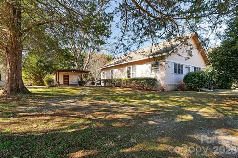 137 Duke St, Granite Falls, NC 28630