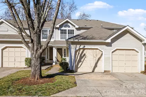 1323 Maple Shade Ln, Charlotte, NC 28270