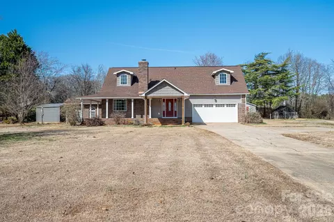 2617 Surrey Dr, Lincolnton, NC 28092