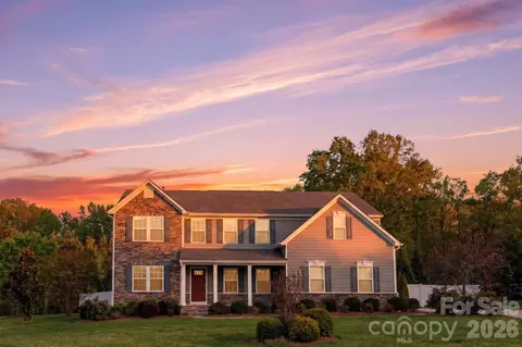916 Manorwood Dr, Waxhaw, NC 28173