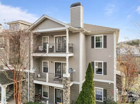 900 Vista Lake 301 Dr #301, Candler, NC 28715