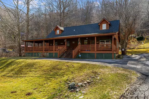 233 Rocky Top Rd, Maggie Valley, NC 28751