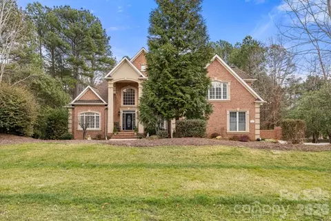 1221 Silver Arrow Ct, Fort Mill, SC 29715
