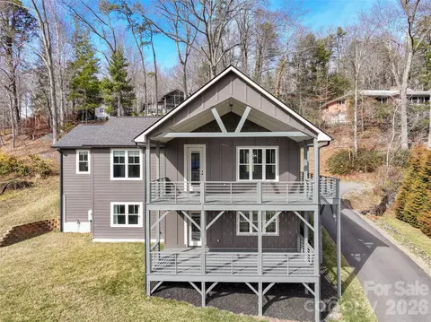 189 Greenview Dr, Waynesville, NC 28786