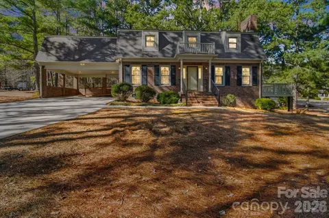 219 Williamsburg Ln, Wadesboro, NC 28170