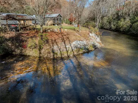 9017 E Fork Rd, Brevard, NC 28712