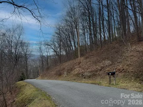1975 Utah Mountain 19 Rd #19, Waynesville, NC 28785
