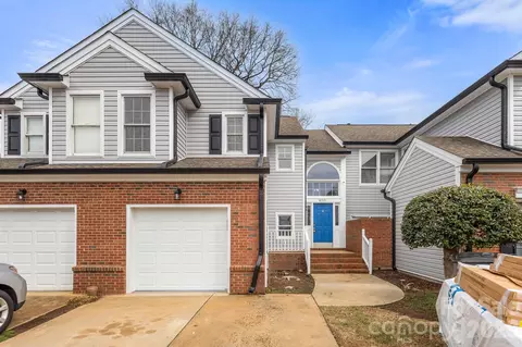 8745 Fox Chase Ln, Charlotte, NC 28269
