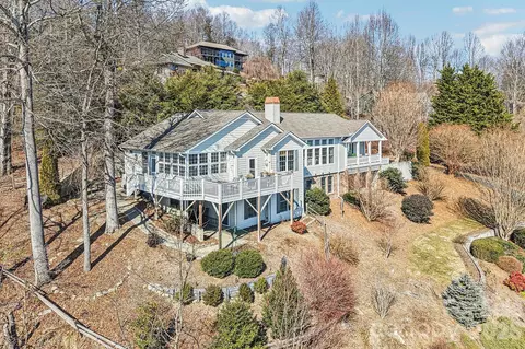 209 Rowland Dr, Laurel Park, NC 28739