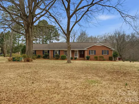 6309 Farmlake Dr, Mint Hill, NC 28227