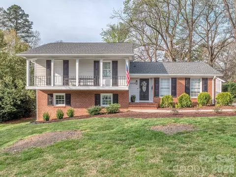 6624 Sunview Dr, Charlotte, NC 28210