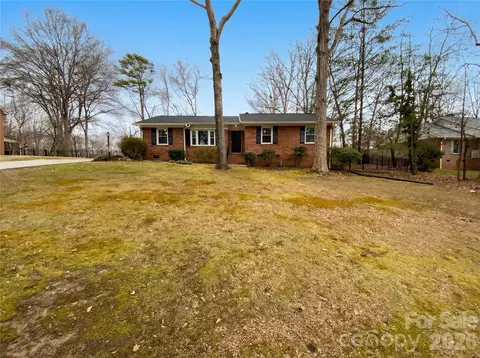 Exterior - 1790 Windsor Dr, Lancaster, SC 29720 photo 3 of 4