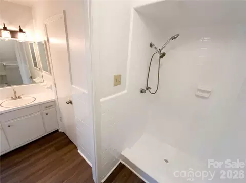 Bath - 1790 Windsor Dr, Lancaster, SC 29720 photo 3 of 3
