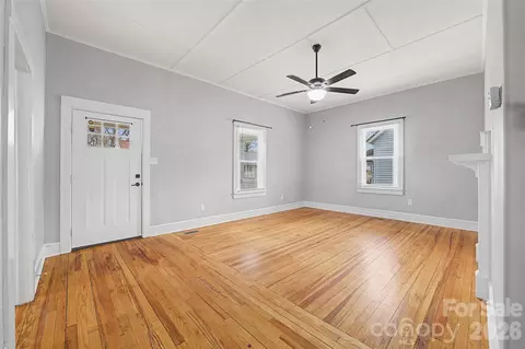 Living - 59 Cedar St, Salisbury, NC 28144 photo 2 of 3