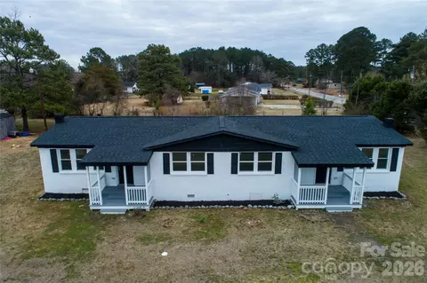 421 Pineville Rd, Darlington, SC 29532