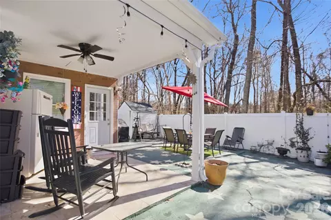 1031 Allegiance Dr, Charlotte, NC 28217