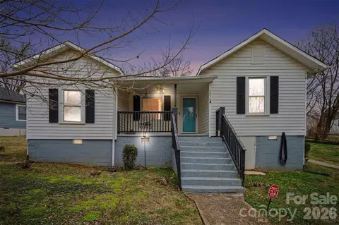 2878 Millstone Dr, Gastonia, NC 28054