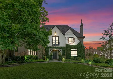 1550 Queens W Rd W, Charlotte, NC 28207