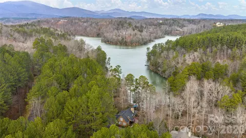 201 Hawk Ridge Dr, Mill Spring, NC 28756