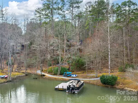 View/Area - 201 Hawk Ridge Dr, Mill Spring, NC 28756 photo 2 of 7