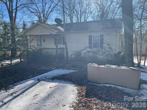 1143 Old Nc 105, Nebo, NC 28761