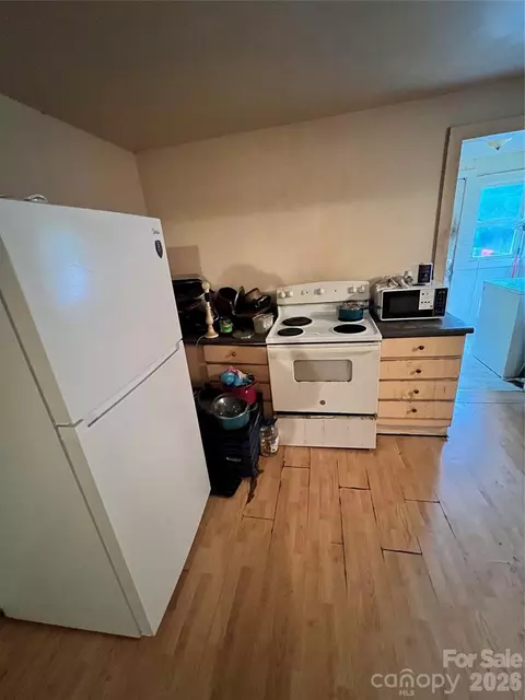 Kitchen - 1604 Salisbury Ave, Albemarle, NC 28001 photo 2 of 2