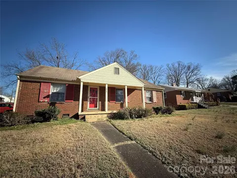 2924 Burbank Dr, Charlotte, NC 28216