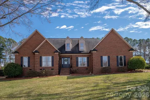 7049 High Meadow Dr, Weddington, NC 28104