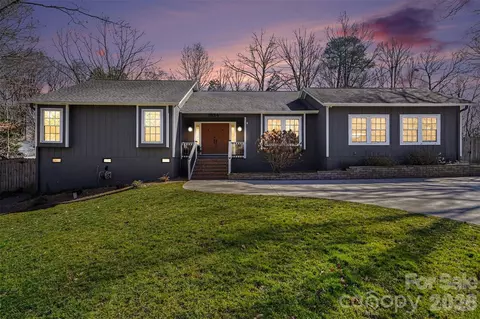 1834 Summerhill Dr, Charlotte, NC 28212