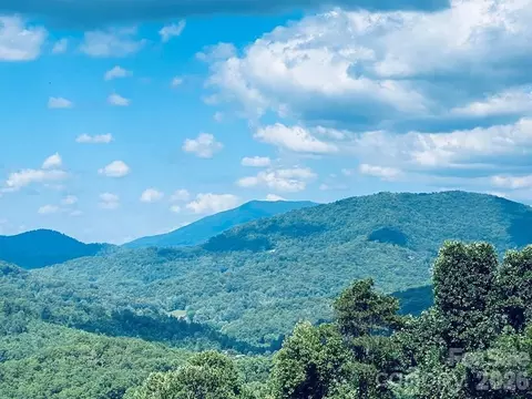 42 Nowhere Dr, Sylva, NC 28779