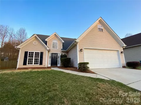 7508 Free Ct, Charlotte, NC 28216