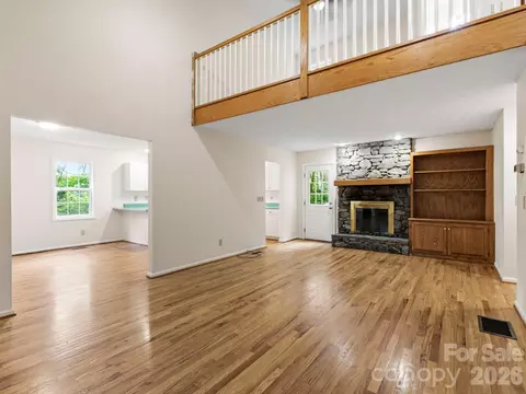 44 Leisure Mountain Rd, Asheville, NC 28804