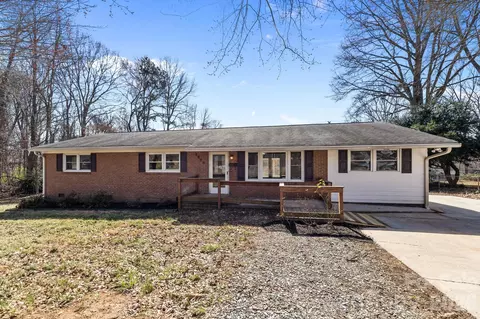 2629 Fairgreen Dr, Gastonia, NC 28056