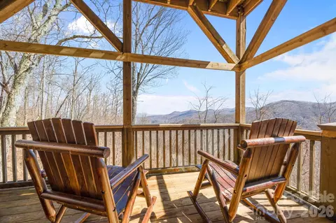 5 Lila B Ln #B, Clyde, NC 28721