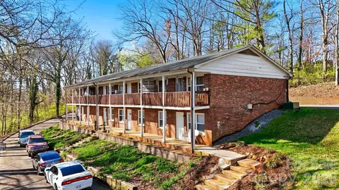 1075 7th Nw Ave NW, Hickory, NC 28601