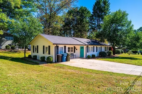 1378 8th Nw St NW, Hickory, NC 28601