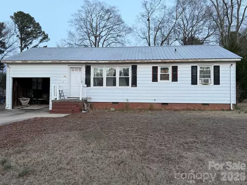 902 N 11th St, Albemarle, NC 28001