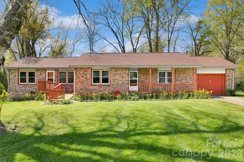 17 Resada Dr, Brevard, NC 28712