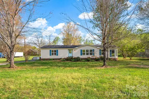 5708 Harwell Rd, Catawba, NC 28609