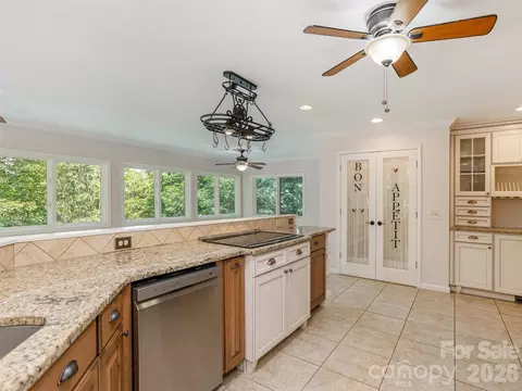 Kitchen - 204 Greenleaf Dr, Flat Rock, NC 28731 photo 4 of 6