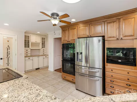 Kitchen - 204 Greenleaf Dr, Flat Rock, NC 28731 photo 3 of 6