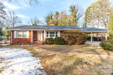 305 Hilltop Dr, Lexington, NC 27292