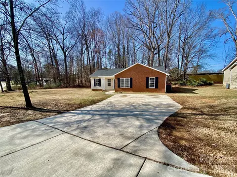 712 Newsome Rd, Salisbury, NC 28146