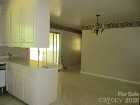 225 Davis Rd, Crumpler, NC 28617 photo 11