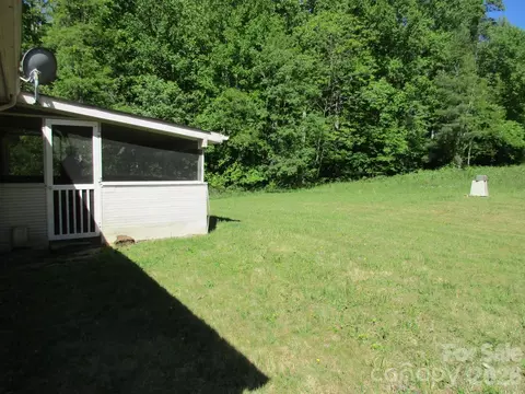 225 Davis Rd, Crumpler, NC 28617 photo 37