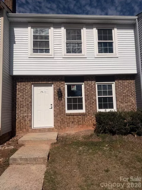 7539 Holly Grove Ct, Charlotte, NC 28227