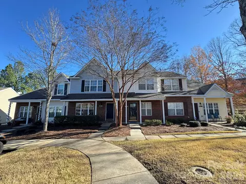 16875 Greenlawn Hills Ct, Charlotte, NC 28213